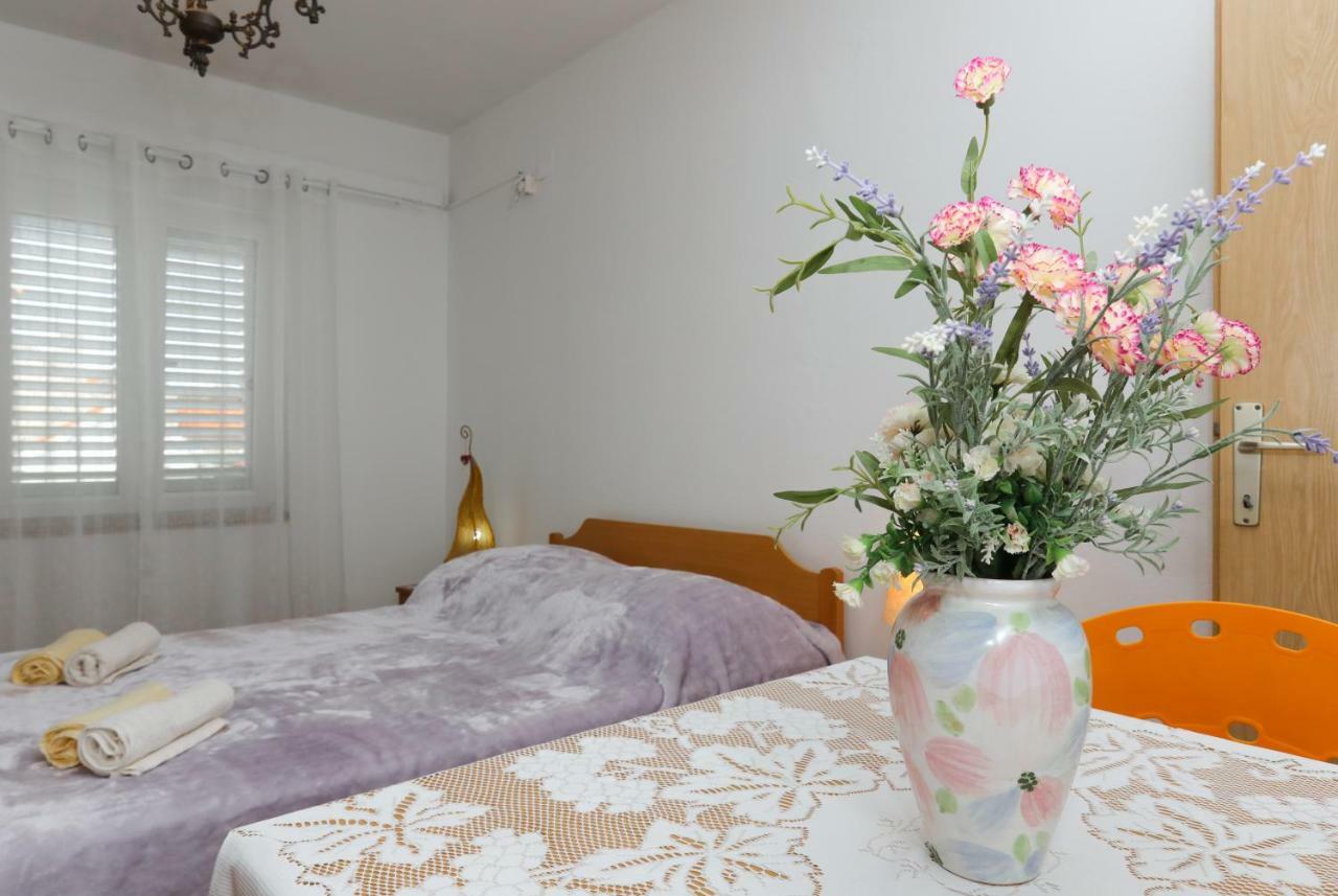 Studio Apartment Ana Supetar Exterior photo