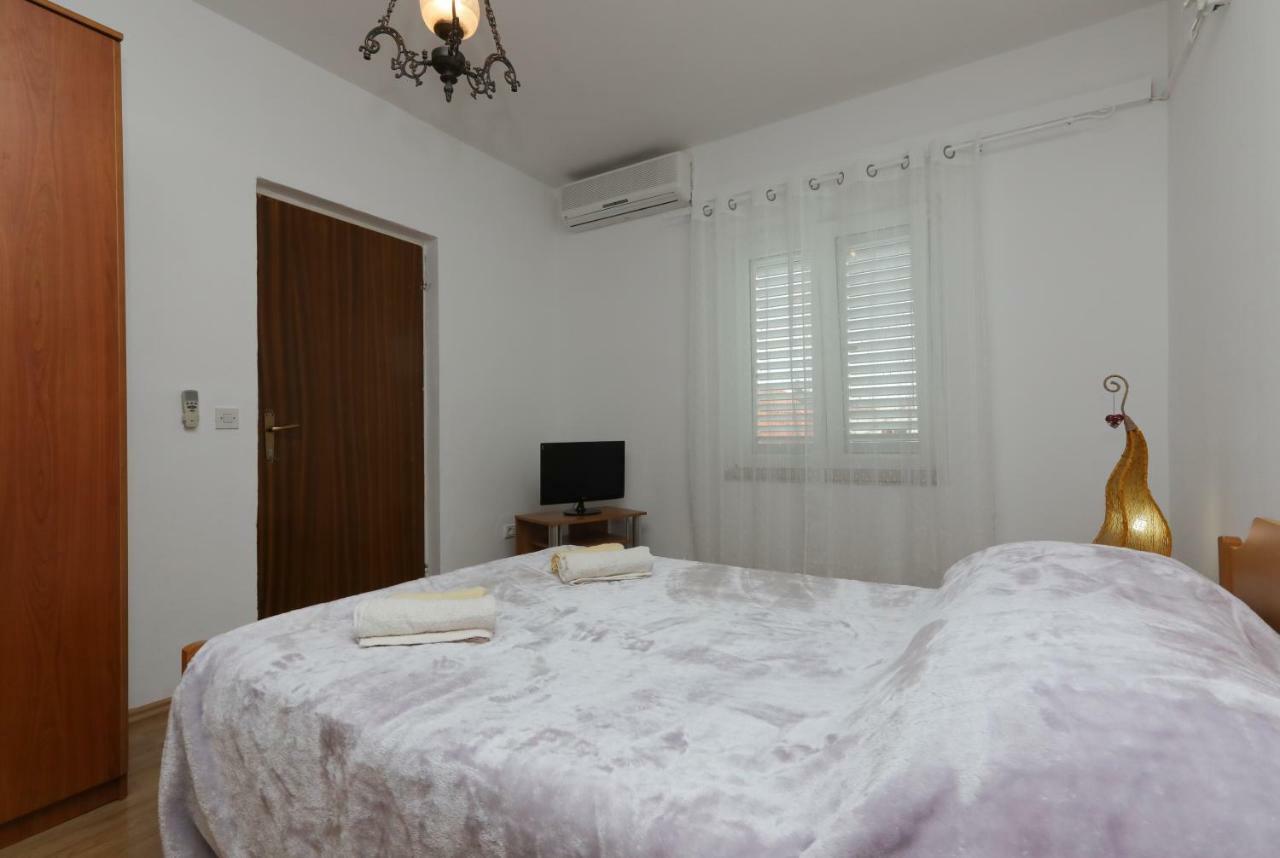 Studio Apartment Ana Supetar Exterior photo