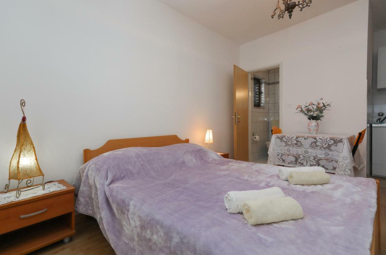 Studio Apartment Ana Supetar Exterior photo
